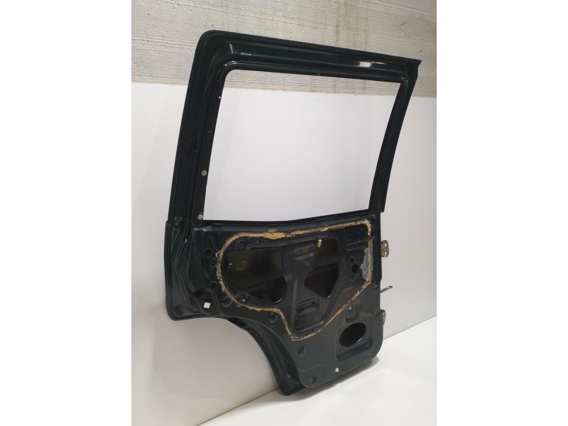 Recambio de puerta trasera izquierda para nissan terrano/terrano.ii (r20) comfort referencia OEM IAM 821017F631 79248 