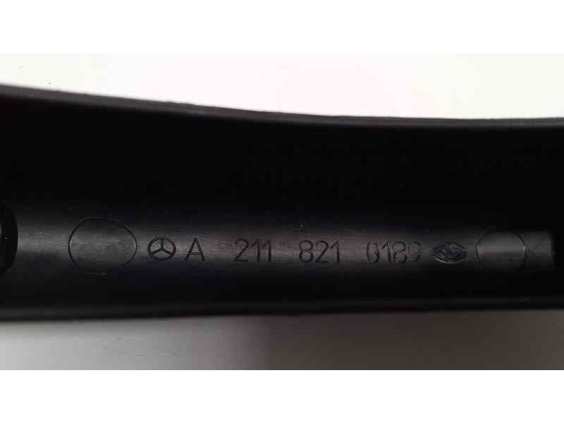 Recambio de molduras traseras para mercedes-benz clase e (w211) berlina 2.6 cat referencia OEM IAM A2118210189 38109 