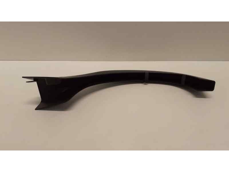 Recambio de molduras traseras para mercedes-benz clase e (w211) berlina 2.6 cat referencia OEM IAM A2118210189 38109 