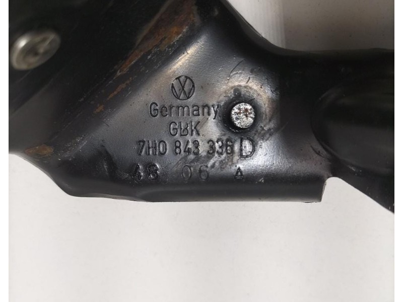 Recambio de soporte / guia puerta corredera para volkswagen t5 bus 2.5 tdi referencia OEM IAM 7H0843336D 79305 