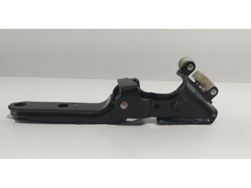 Recambio de soporte / guia puerta corredera para volkswagen t5 bus 2.5 tdi referencia OEM IAM 7H0843336D 79305 
