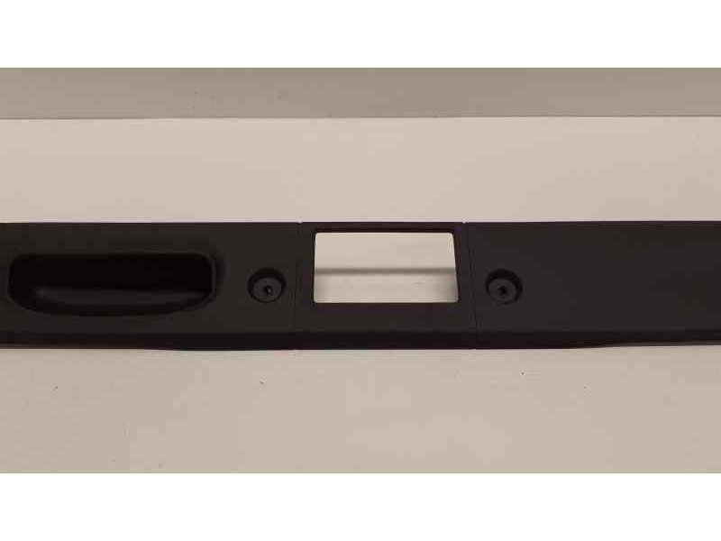 Recambio de guarnecido porton trasero para mercedes-benz clase e (w211) berlina 2.6 cat referencia OEM IAM A2117500193 38114 