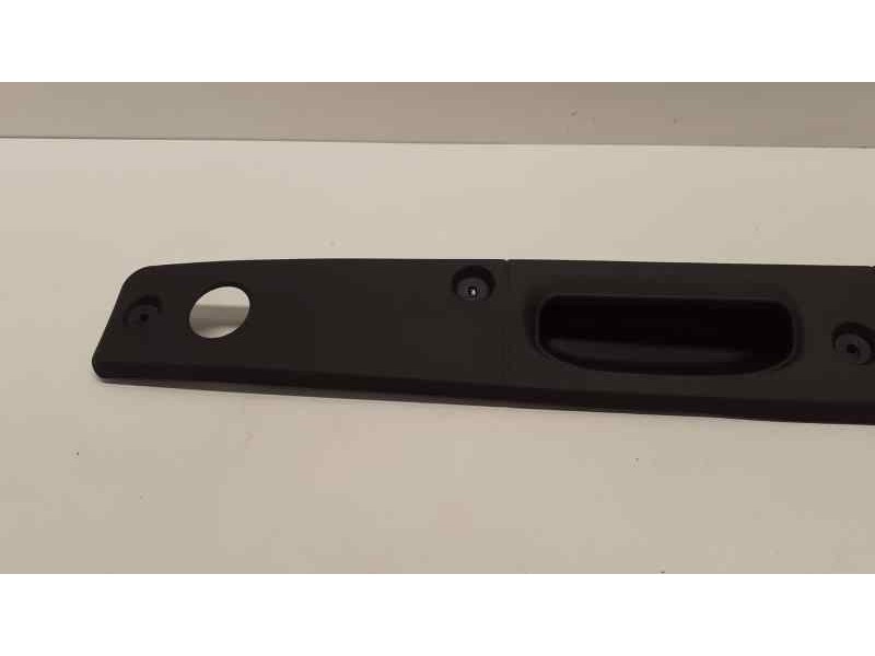 Recambio de guarnecido porton trasero para mercedes-benz clase e (w211) berlina 2.6 cat referencia OEM IAM A2117500193 38114 