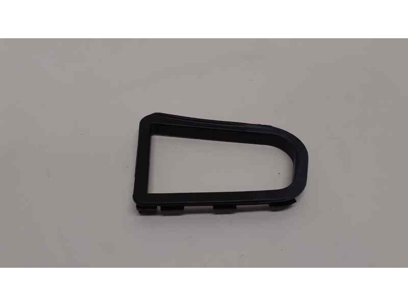 Recambio de molduras traseras para mercedes-benz clase e (w211) berlina 2.6 cat referencia OEM IAM A2116940294 38134 