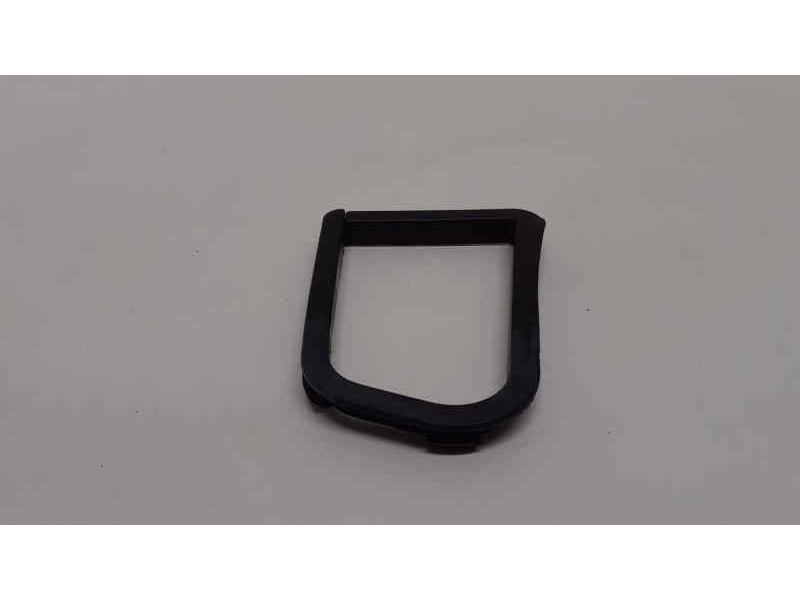 Recambio de molduras traseras para mercedes-benz clase e (w211) berlina 2.6 cat referencia OEM IAM A2116940294 38134 