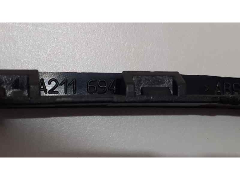 Recambio de molduras traseras para mercedes-benz clase e (w211) berlina 2.6 cat referencia OEM IAM A2116940294 38134 