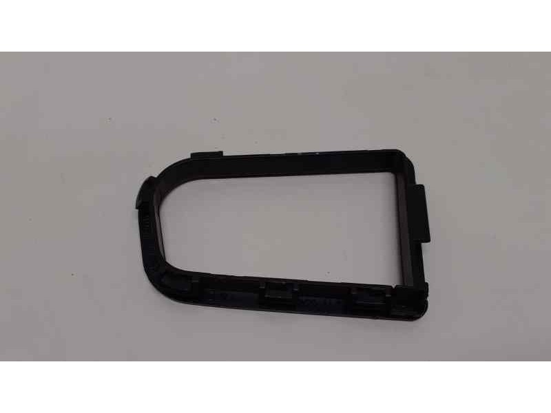 Recambio de molduras traseras para mercedes-benz clase e (w211) berlina 2.6 cat referencia OEM IAM A2116940294 38134 