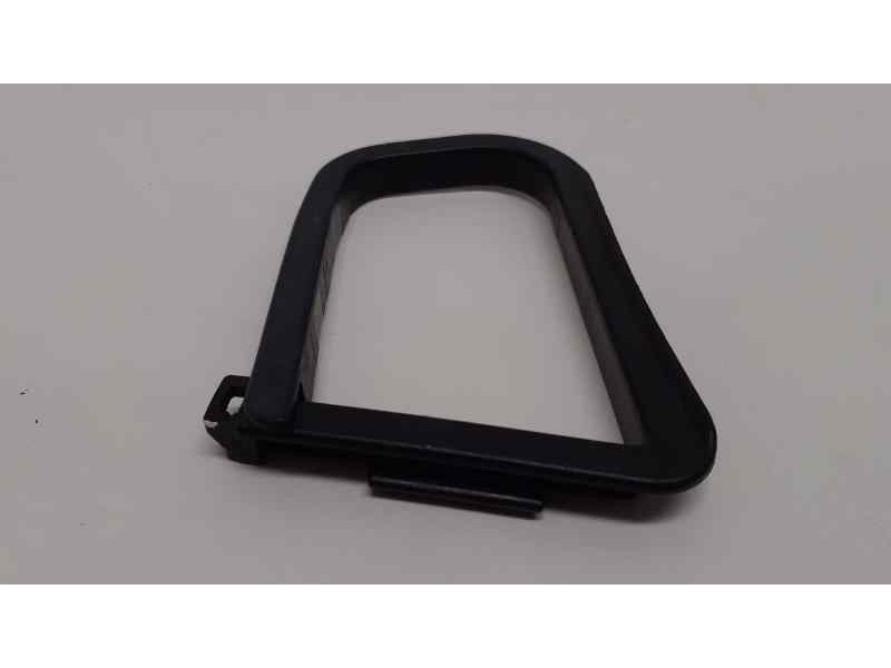 Recambio de molduras traseras para mercedes-benz clase e (w211) berlina 2.6 cat referencia OEM IAM A2116940194 38135 