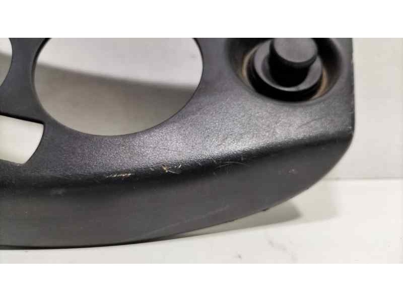 Recambio de molduras delanteras para nissan micra (k12e) acenta referencia OEM IAM 27570AX200 82852 