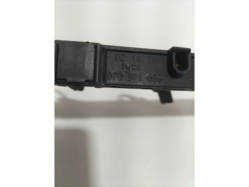 Recambio de inyector para volkswagen t5 bus 2.5 tdi referencia OEM IAM 070971033 79295 