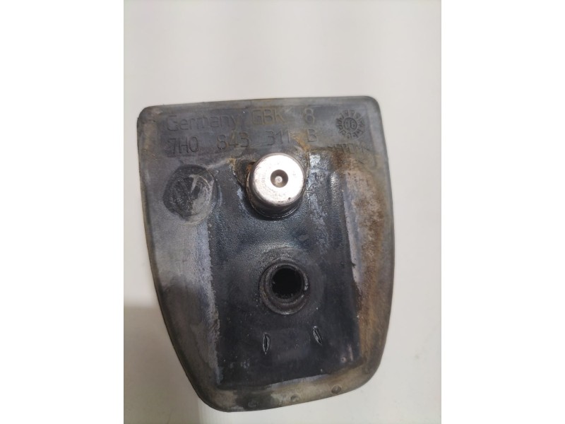 Recambio de soporte / guia puerta corredera para volkswagen t5 bus 2.5 tdi referencia OEM IAM 7H0843311B 79303 