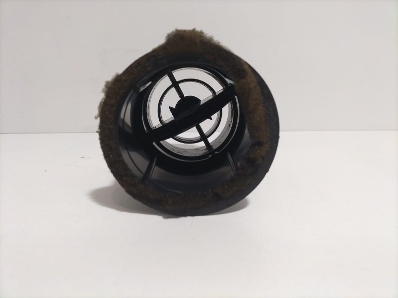 Recambio de rejilla aireadora para toyota land cruiser j7 techo rigido motor toyota referencia OEM IAM 5568290K00 79322 