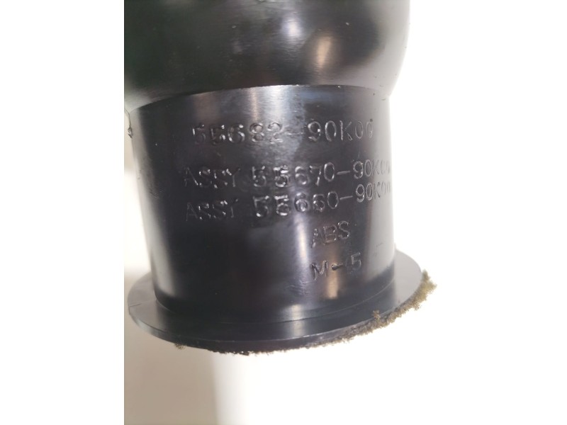 Recambio de rejilla aireadora para toyota land cruiser j7 techo rigido motor toyota referencia OEM IAM 5568290K00 79322 