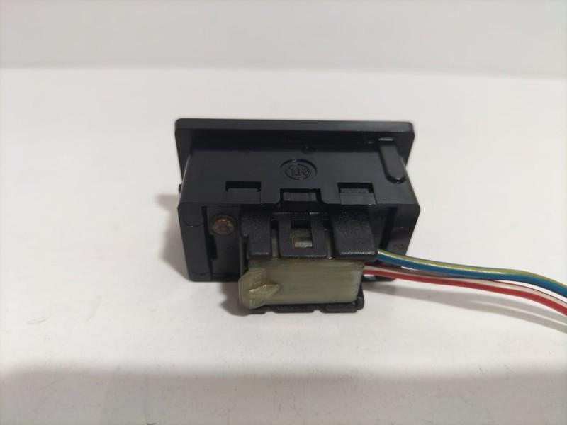 Recambio de interruptor para toyota land cruiser j7 techo rigido motor toyota referencia OEM IAM D2L 79328 