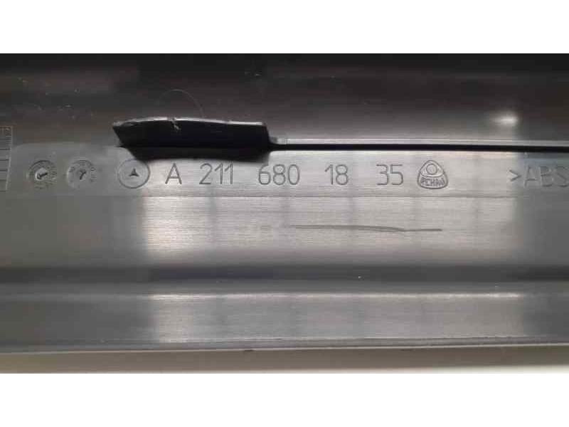 Recambio de guarnecido puerta delantera derecha para mercedes-benz clase e (w211) berlina 2.6 cat referencia OEM IAM A2116801835