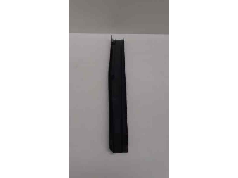 Recambio de guarnecido puerta delantera derecha para mercedes-benz clase e (w211) berlina 2.6 cat referencia OEM IAM A2116801835