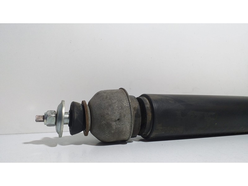 Recambio de amortiguador trasero derecho para nissan juke (f15) acenta referencia OEM IAM 56210BX82A 71053 