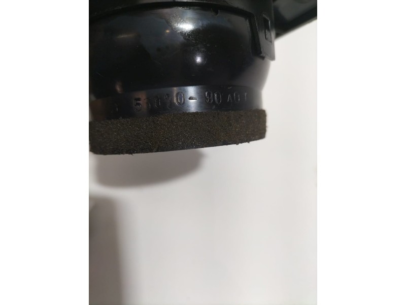 Recambio de rejilla aireadora para toyota land cruiser j7 techo rigido motor toyota referencia OEM IAM 55670-90A01 79335 