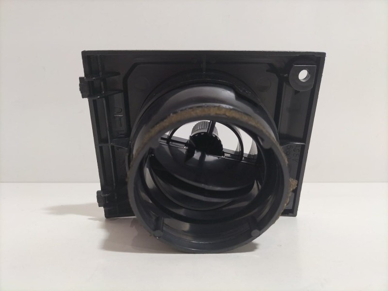 Recambio de rejilla aireadora para toyota land cruiser j7 techo rigido motor toyota referencia OEM IAM 55670-90A01 79335 