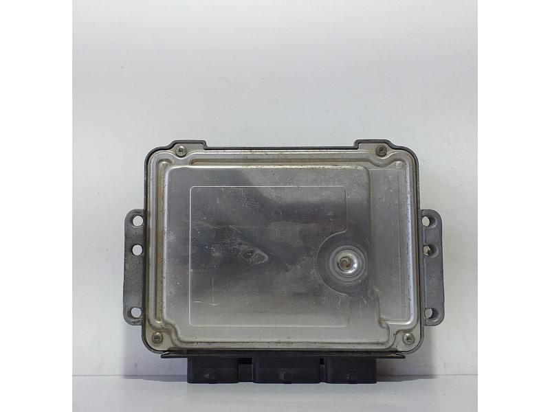 Recambio de centralita motor uce para renault scenic ii confort dynamique referencia OEM IAM 8200391966 71067 R