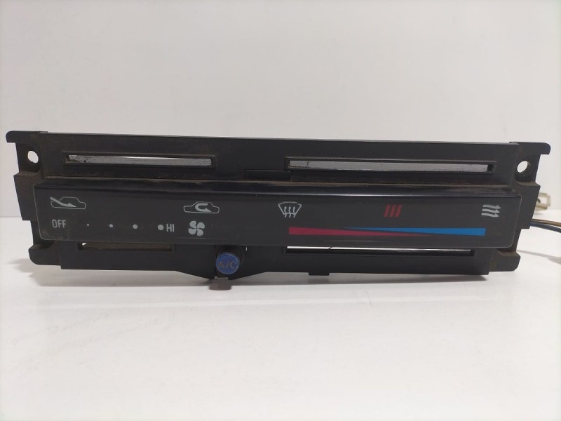 Recambio de mando calefaccion / aire acondicionado para toyota land cruiser j7 techo rigido motor toyota referencia OEM IAM D2L 