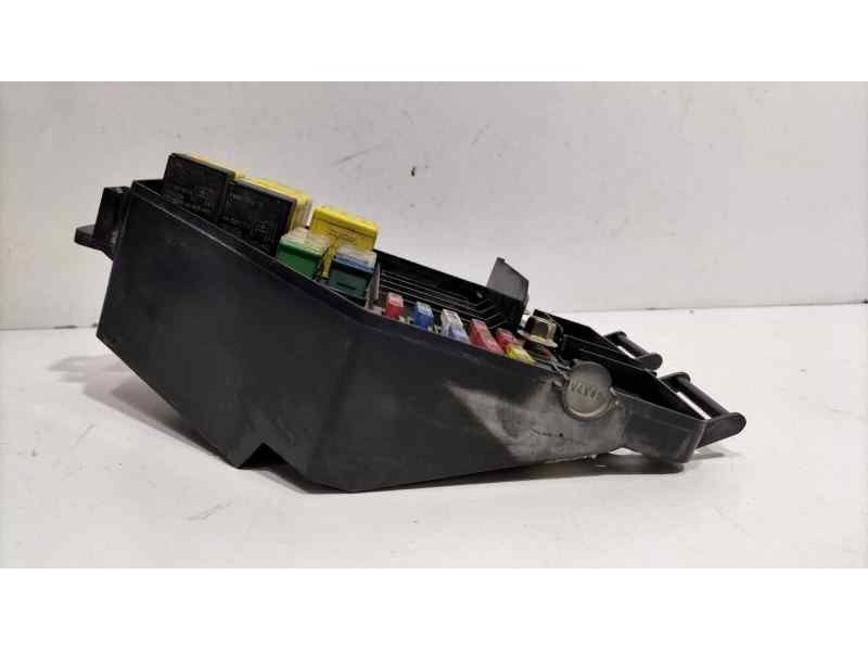Recambio de caja reles / fusibles para mg mg zr 100 d referencia OEM IAM YQE000710 82899 