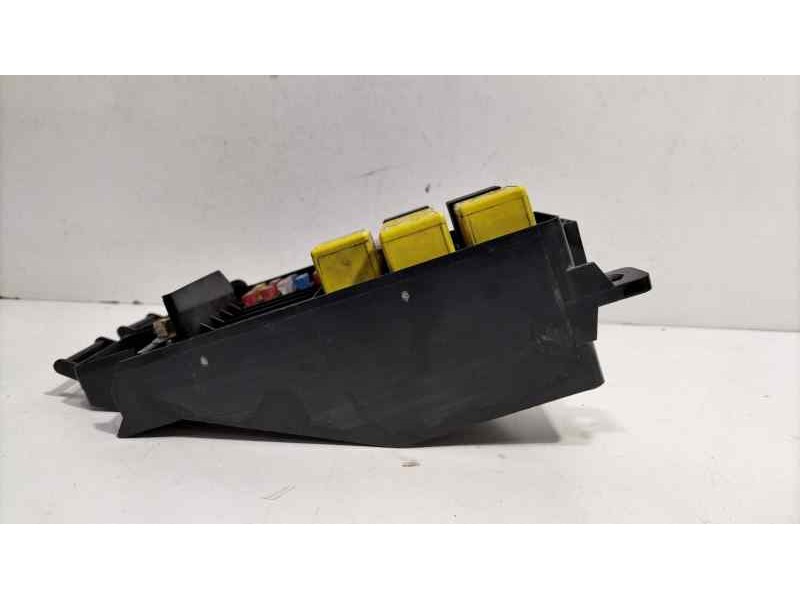 Recambio de caja reles / fusibles para mg mg zr 100 d referencia OEM IAM YQE000710 82899 