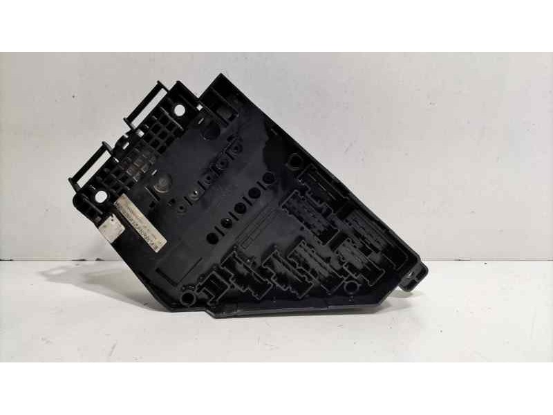 Recambio de caja reles / fusibles para mg mg zr 100 d referencia OEM IAM YQE000710 82899 