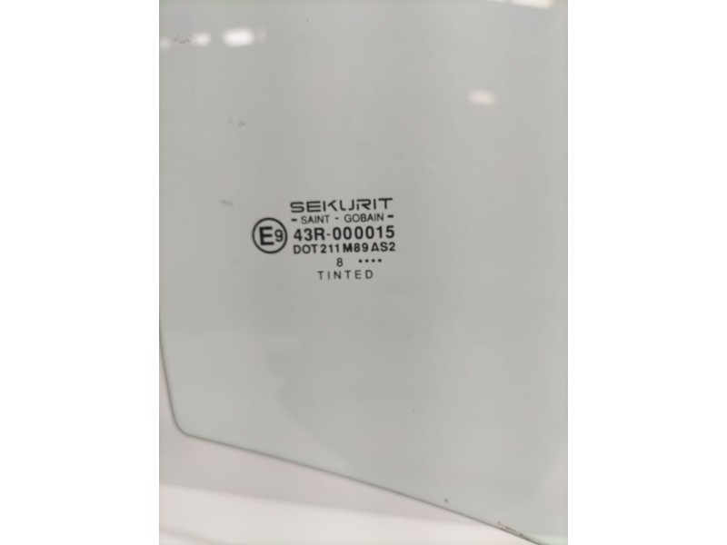 Recambio de luna trasera derecha para nissan terrano/terrano.ii (r20) referencia OEM IAM R20 79351 