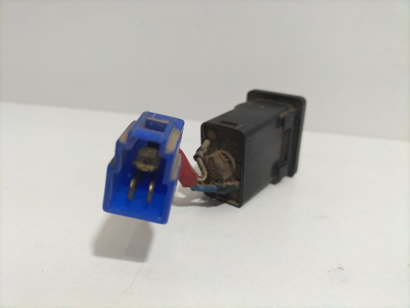 Recambio de interruptor para toyota land cruiser j7 techo rigido motor toyota referencia OEM IAM D2L 79341 