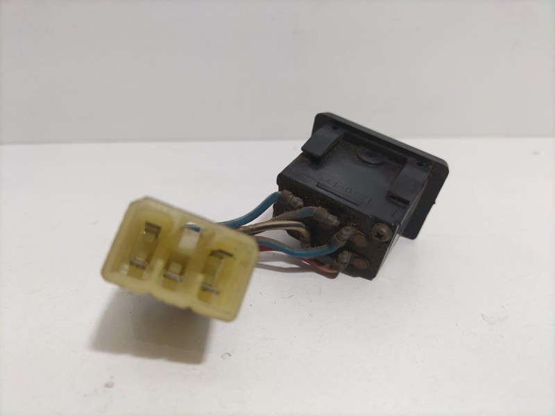 Recambio de interruptor para toyota land cruiser j7 techo rigido motor toyota referencia OEM IAM D2L 79342 