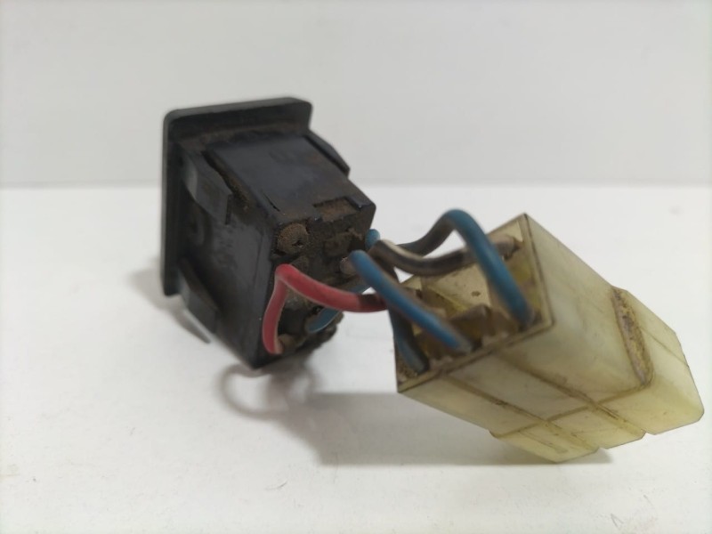 Recambio de interruptor para toyota land cruiser j7 techo rigido motor toyota referencia OEM IAM D2L 79342 