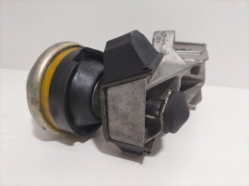 Recambio de soporte motor para peugeot 205 berlina referencia OEM IAM 9616027080 79353 