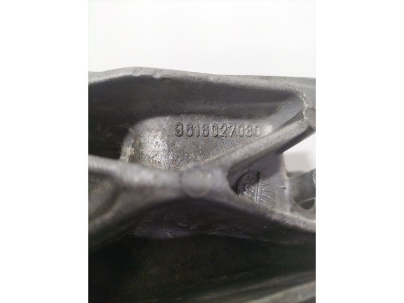 Recambio de soporte motor para peugeot 205 berlina referencia OEM IAM 9616027080 79353 