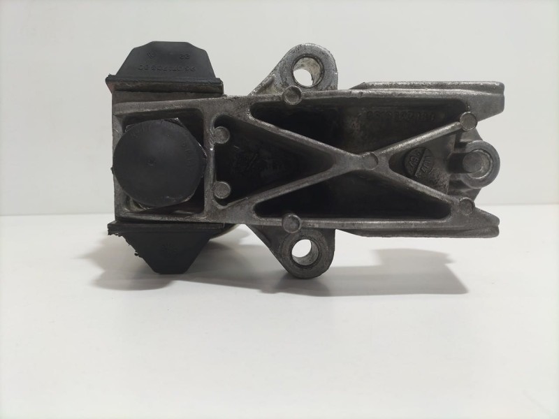 Recambio de soporte motor para peugeot 205 berlina referencia OEM IAM 9616027080 79353 