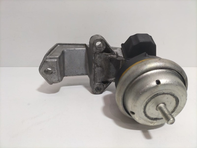 Recambio de soporte motor para peugeot 205 berlina referencia OEM IAM 9616027080 79353 