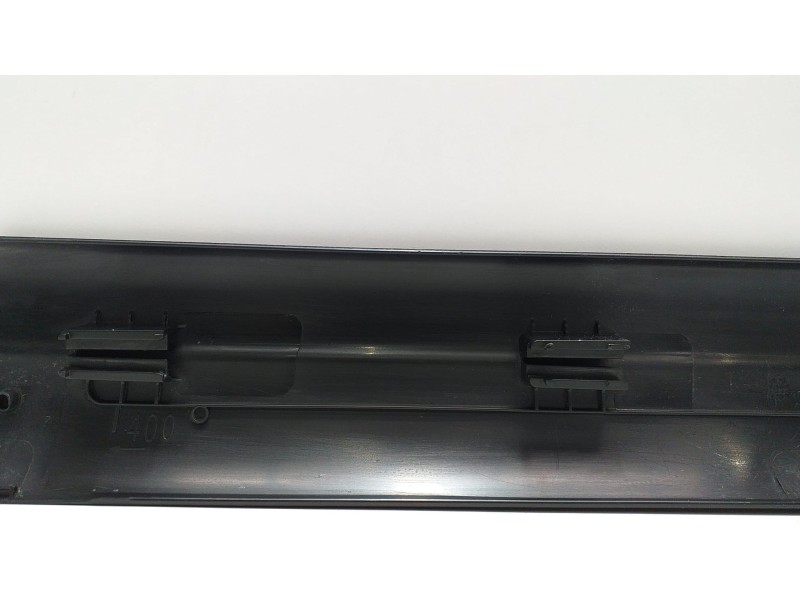 Recambio de molduras delanteras para bmw serie 3 touring (f31) 318d referencia OEM IAM 7221915 50885 