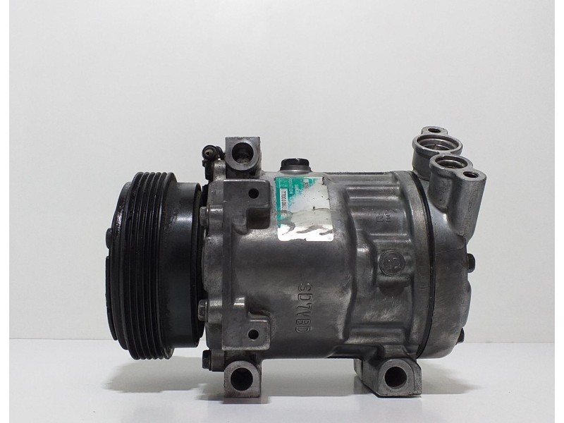 Recambio de compresor aire acondicionado para renault clio ii fase ii (b/cb0) 1.2 referencia OEM IAM 7700111182 62502 