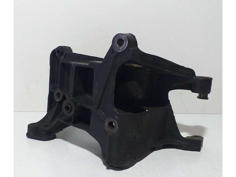 Recambio de soporte alternador para citroën berlingo 1.9 diesel referencia OEM IAM WJZ 71153 R