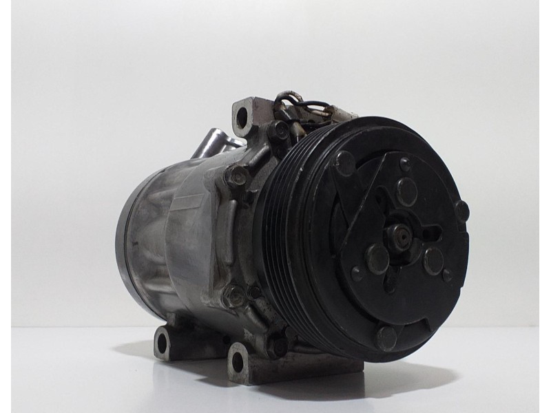 Recambio de compresor aire acondicionado para renault clio ii fase ii (b/cb0) 1.2 referencia OEM IAM 7700111182 62502 