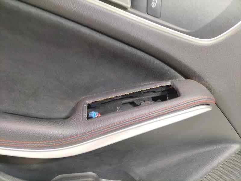 Recambio de guarnecido puerta delantera izquierda para mercedes-benz clase a (w176) referencia OEM IAM 3003516900 84990 R