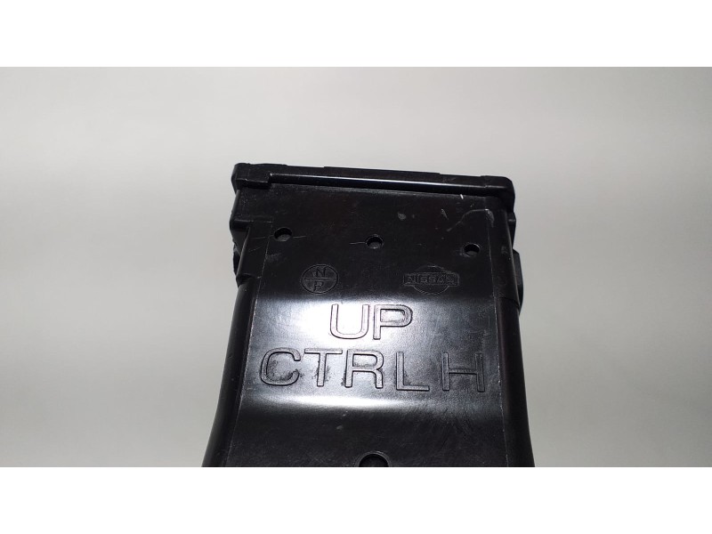 Recambio de rejilla aireadora para nissan x-trail (t30) elegance referencia OEM IAM 68751EQ000 62559 