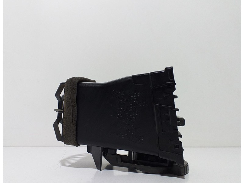 Recambio de rejilla aireadora para nissan x-trail (t30) elegance referencia OEM IAM 68750EQ000 62560 