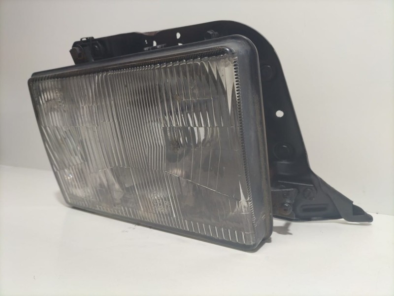 Recambio de faro derecho para toyota land cruiser j7 techo rigido motor toyota referencia OEM IAM J7 79420 