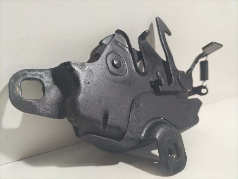 Recambio de cerradura capot para toyota land cruiser j7 techo rigido motor toyota referencia OEM IAM J7 79428 