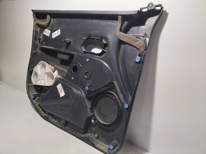 Recambio de guarnecido puerta delantera derecha para dacia dokker stepway referencia OEM IAM 809004017R 79441 