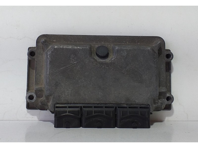 Recambio de centralita motor uce para citroën saxo 1.5 d sx referencia OEM IAM 9641757480 71283 R