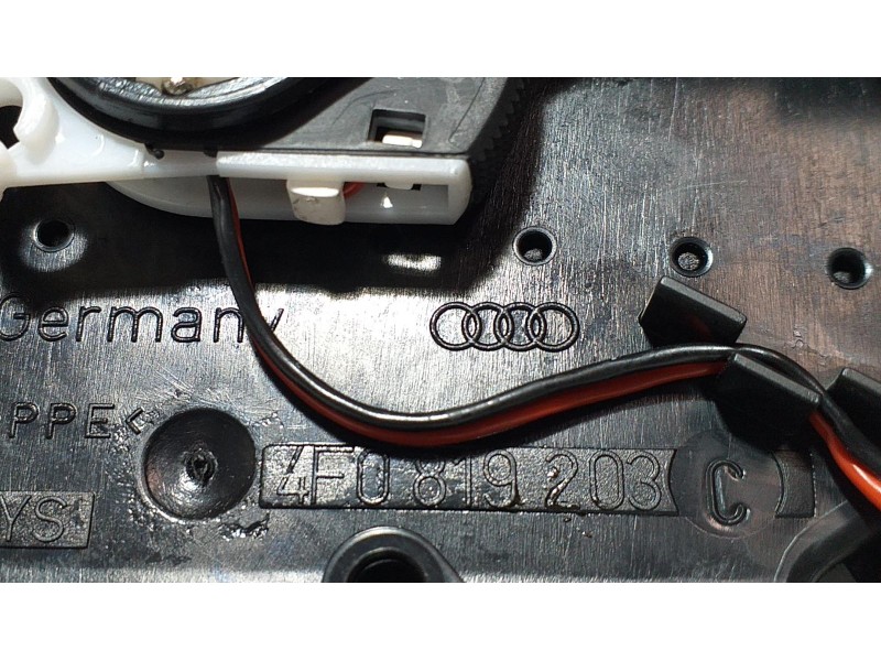 Recambio de rejilla aireadora para audi s6 berlina (4f2) 5.2 referencia OEM IAM 4F0819203C 62710 