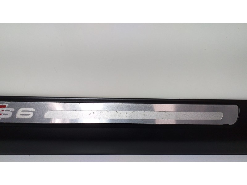 Recambio de molduras traseras para audi s6 berlina (4f2) 5.2 referencia OEM IAM 4F0853376E 62732 