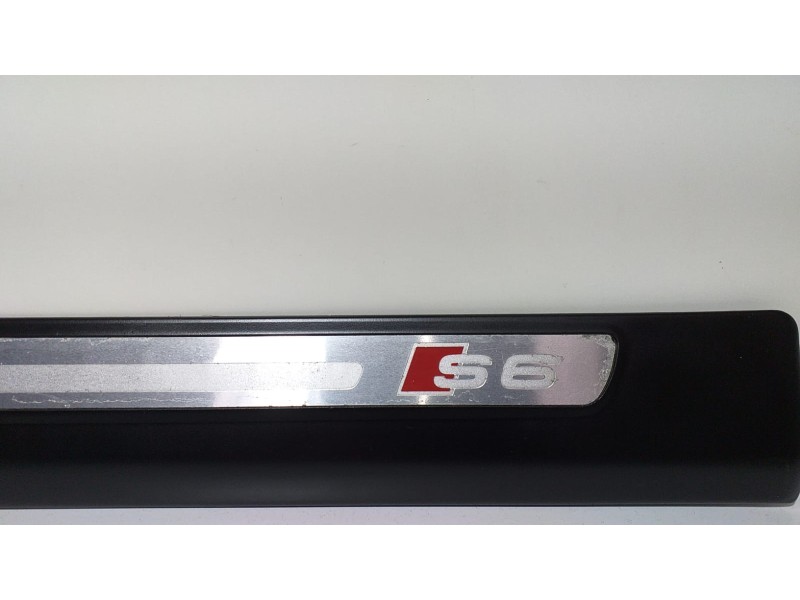 Recambio de molduras traseras para audi s6 berlina (4f2) 5.2 referencia OEM IAM 4F0853375E 62733 